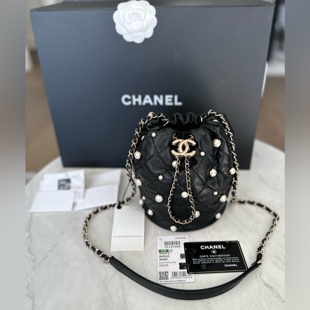 Brand new rare size CHANEL bucket bag with pearl embelishment - Picture 6 of 14